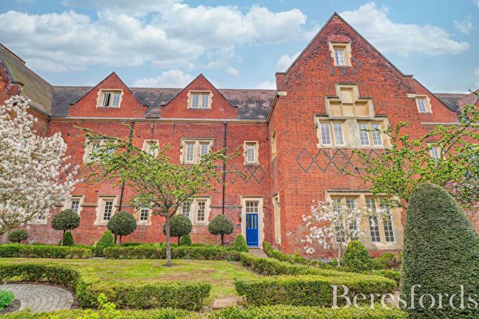 2 Bedroom Penthouse For Sale In The Galleries, Warley, CM14