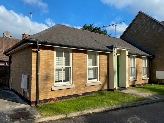 1 Bedroom Maisonette To Rent In Nightingale Road, Wood Green, N22