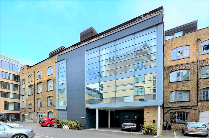 2 Bedroom Flat To Rent In Bell Yard Mews, \London Bridge, SE1