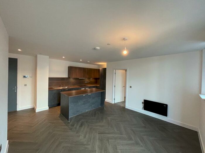 3 Bedroom Apartment To Rent In Gooch Street North, Birmingham, B5