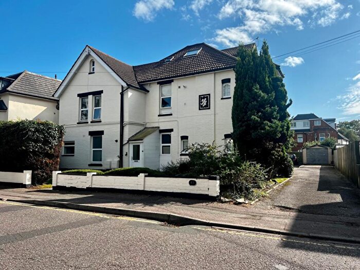 1 Bedroom Flat To Rent In Hawkwood Road, BH5