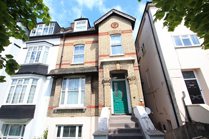 1 Bedroom Flat To Rent In Addiscombe Road, Croydon, London, CR0