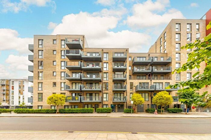 2 Bedroom Flat To Rent In Needleman Close, London, NW9