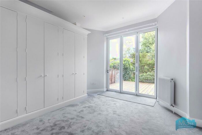 1 Bedroom Apartment To Rent In Grovelands Road, London, N13