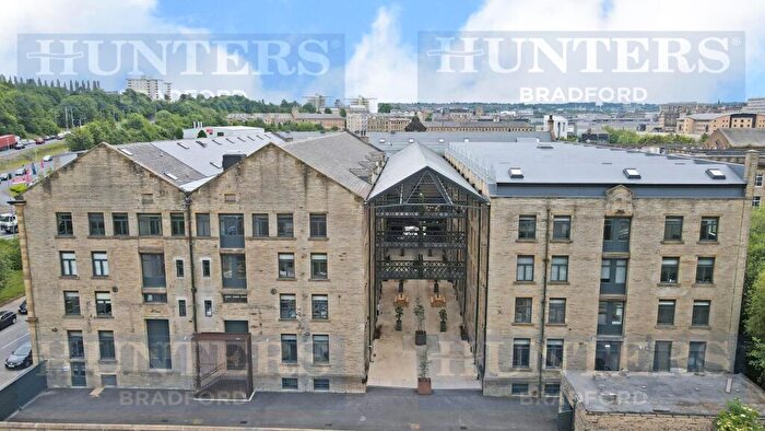 2 Bedroom Apartment To Rent In Conditioning House, Cape Street, Bradford, West Yorkshire, BD1