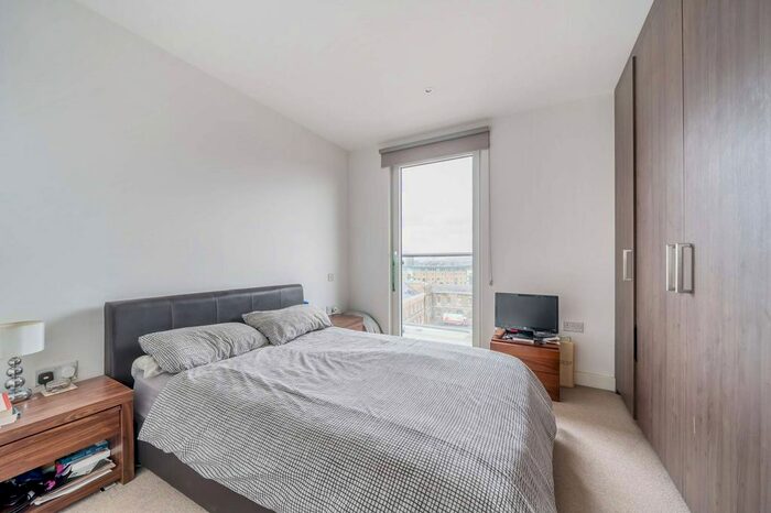 2 Bedroom Flat To Rent In Imperial Building, Woolwich, London, SE18