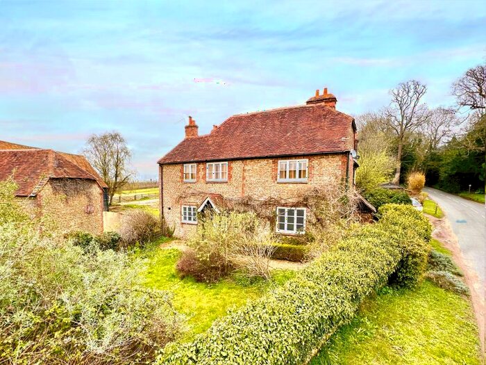 4 Bedroom Detached House To Rent In Hydestile, Godalming, GU8