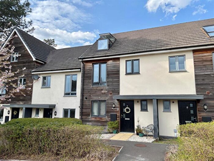 3 Bedroom Town House For Sale In Parklands Gardens, Chippenham, SN15