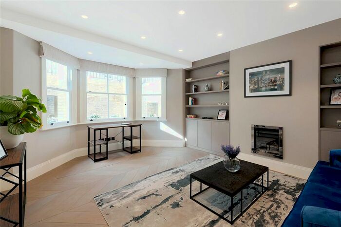 3 Bedroom Flat To Rent In Elm Park Gardens, Chelsea, London, SW10
