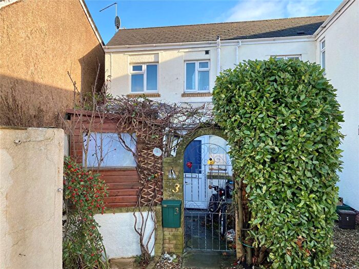 2 Bedroom Semi-Detached House To Rent In Victoria Avenue, Chard, TA20