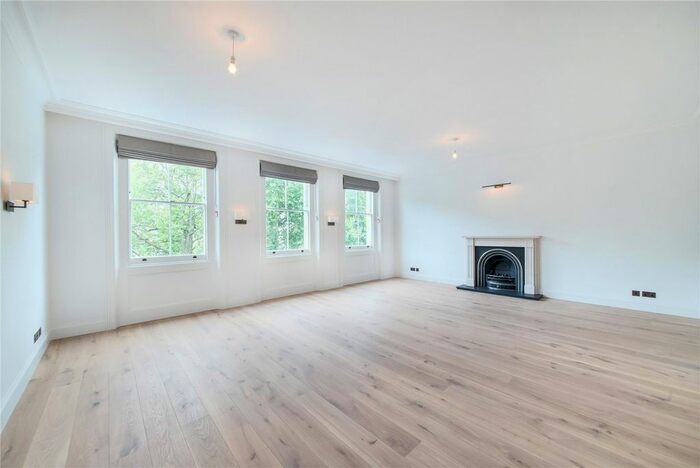 3 Bedroom Flat To Rent In Cranley Gardens, South Kensington, London, SW7