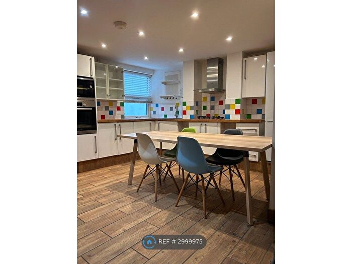 4 Bedroom Maisonette To Rent In Heavitree Road, London, SE18