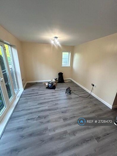 2 Bedroom Flat To Rent In Hillview Drive, London, SE28