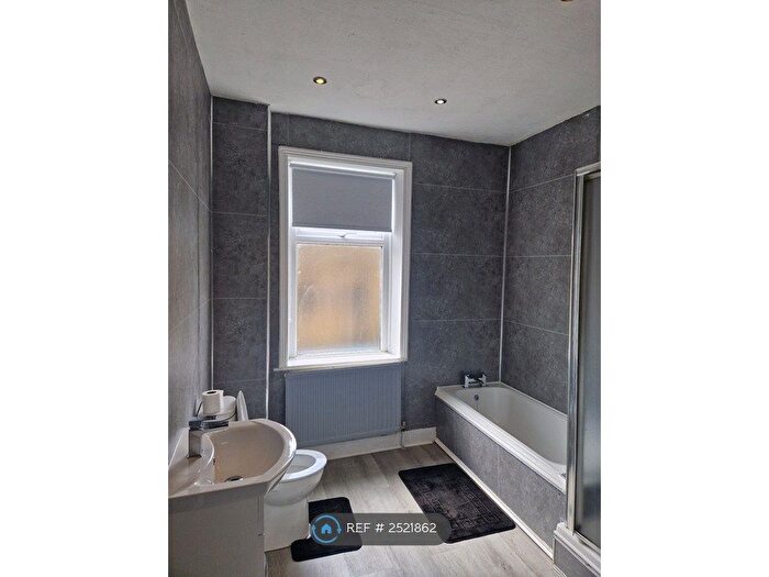 3 Bedroom Terraced House To Rent In Dunkirk Street, Halifax, HX1