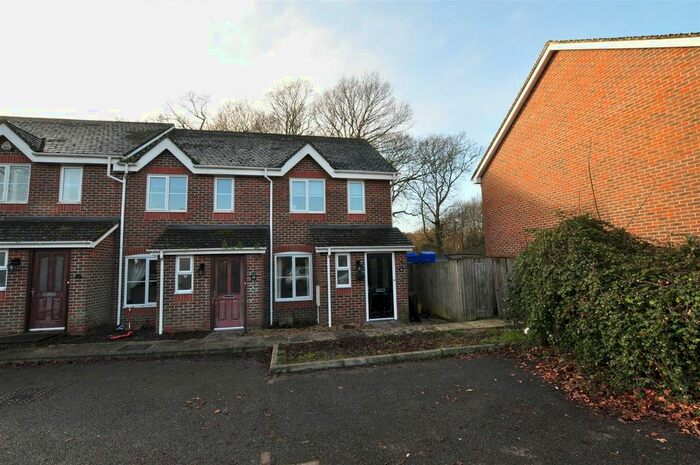 2 Bedroom End Of Terrace House To Rent In Cuckmere Close, Hailsham BN27