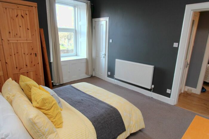 1 Bedroom Flat To Rent In Albion Road, Leith, Edinburgh, EH7