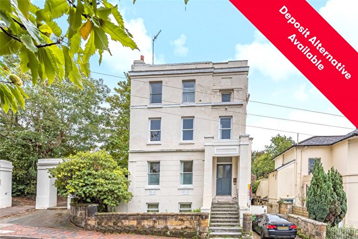 2 Bedroom Flat To Rent In Grove Hill Road, Tunbridge Wells, Kent, TN1