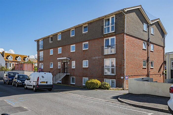 2 Bedroom Flat For Sale In St. Johns Road, Seaford, BN25