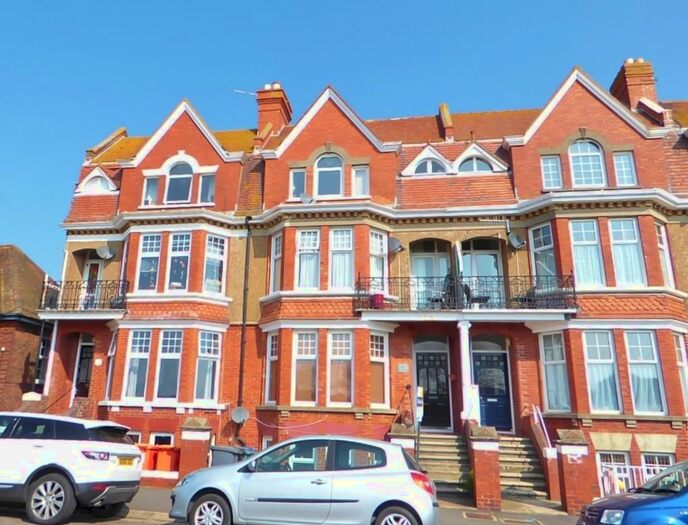 1 Bedroom Ground Flat To Rent In South Terrace, Littlehampton, BN17