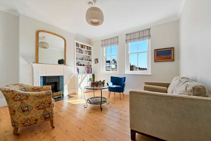 2 Bedroom Flat To Rent In Westville Road, London, W12