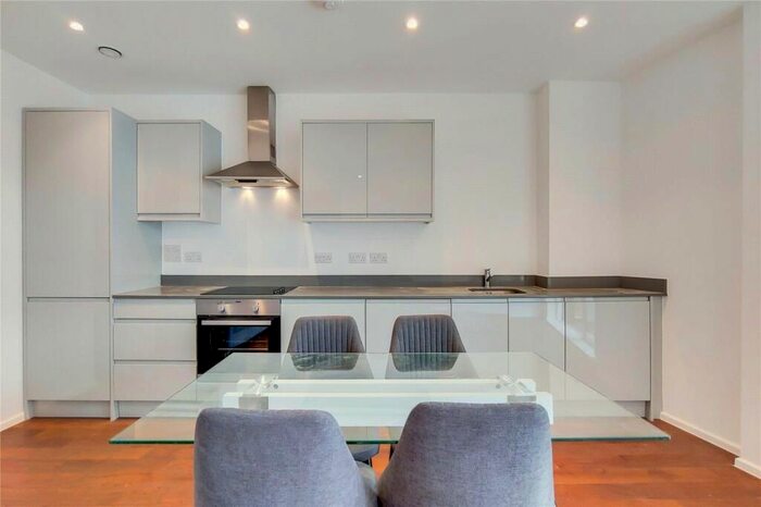 1 Bedroom Flat To Rent In Gransden Avenue, London, E8