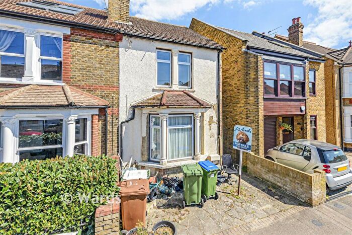 3 Bedroom End Of Terrace House For Sale In Oaklands Road, Bexleyheath, Kent, DA6