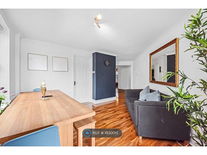 3 Bedroom Flat To Rent In Tavistock Tower, London, SE16