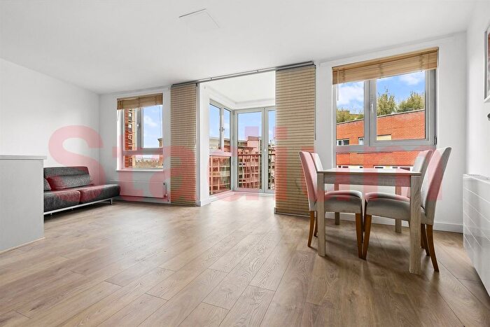 1 Bedroom Flat To Rent In Buckler Court, Eden Grove, London, N7