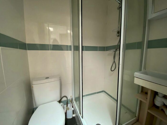 5 Bedroom Semi-Detached House To Rent In Harrison Road, Southampton, SO17