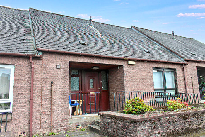 2 Bedroom Bungalow For Sale In Station Road, Stirling, FK7