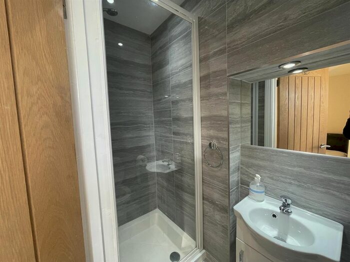 1 Bedroom Flat To Rent In Bryant Road, Rochester, Kent ME2