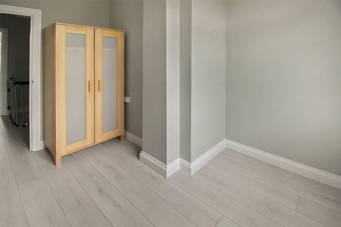 2 Bedroom Flat To Rent In Edward Road, Harrow, HA2