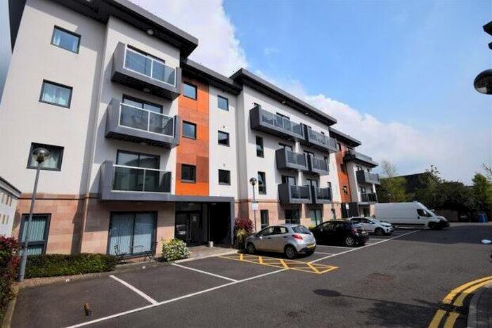 2 Bedroom Flat To Rent In Hall View, Chesterfield, S40