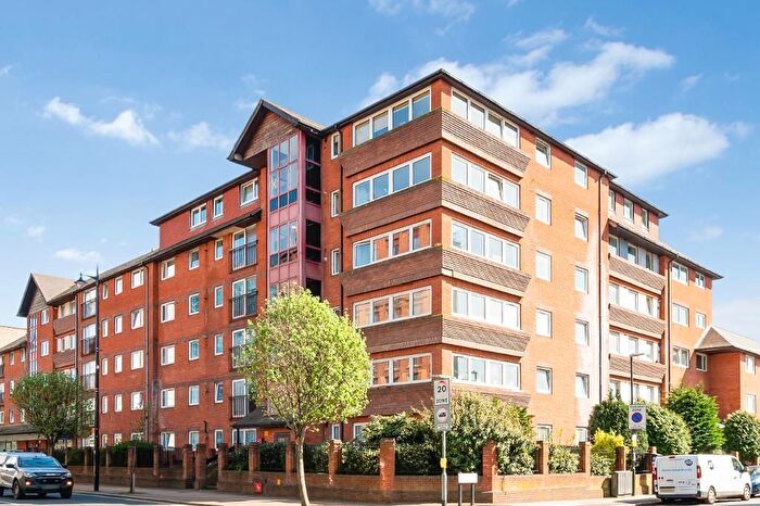 2 Bedroom Flat For Sale In The Broadway, Wimbledon, London, SW19