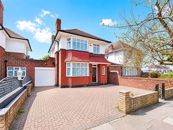 4 Bedroom Link Detached House For Sale In Craneswater Park, Norwood Green, UB2