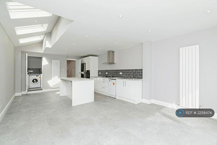 4 Bedroom Terraced House To Rent In Kingsdown Road, London, E11