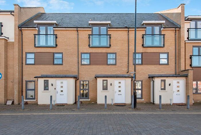 4 Bedroom Terraced House For Sale In Sullivan Court, Biggleswade, Bedfordshire, SG18