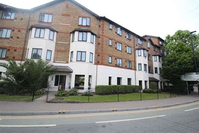 2 Bedroom Flat To Rent In Hanworth Road, Hounslow, TW3