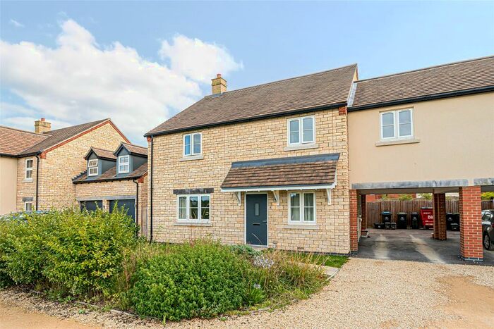 4 Bedroom Link Detached House For Sale In Freeland Gate, Freeland, Witney, Oxfordshire, OX29