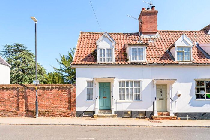 3 Bedroom Town House For Sale In Mount Street, Diss, IP22