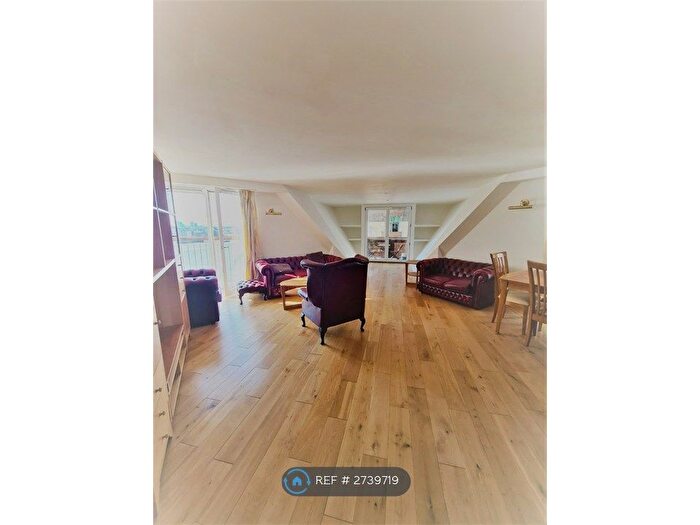 2 Bedroom Flat To Rent In Pierpoint Building, London, E14