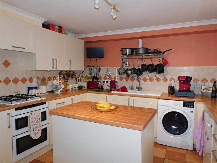 3 Bedroom End Of Terrace House For Sale In Chard Road, Axminster, EX13