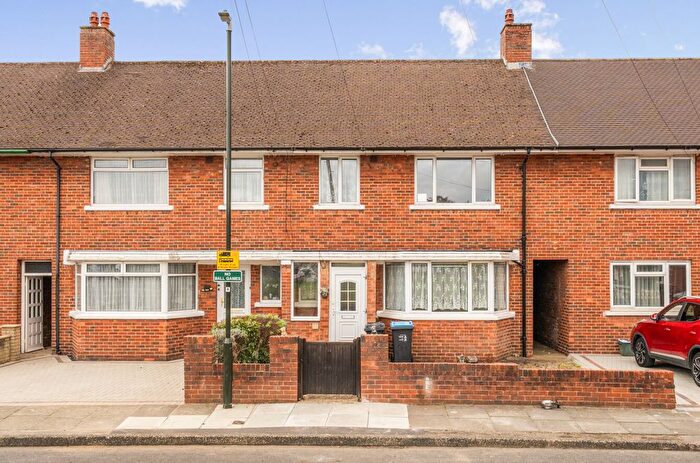 3 Bedroom Terraced House For Sale In Marlowe Square, Mitcham, CR4