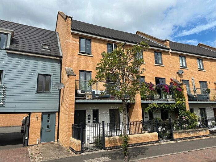 3 Bedroom Town House To Rent In Spring Avenue, Hampton Vale, Peterborough, PE7