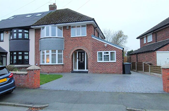 4 Bedroom Semi-Detached House For Sale In Taunton Drive, Aintree Village, Liverpool, L10