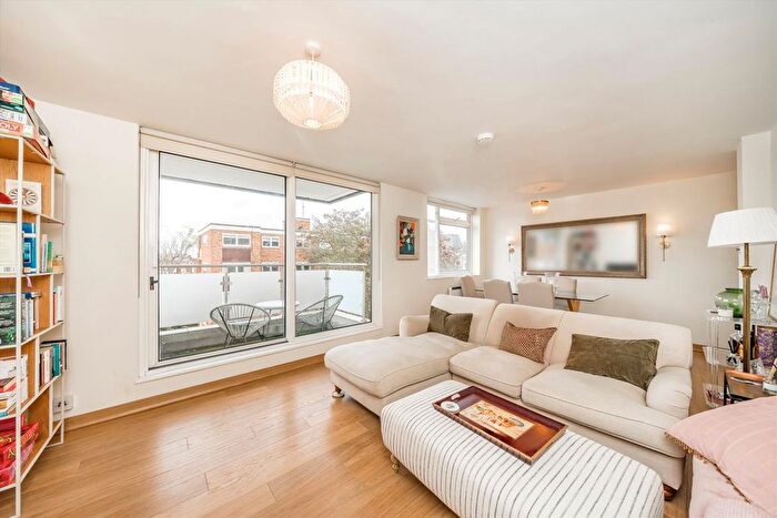2 Bedroom Flat For Sale In Rayners Road, Putney, SW15