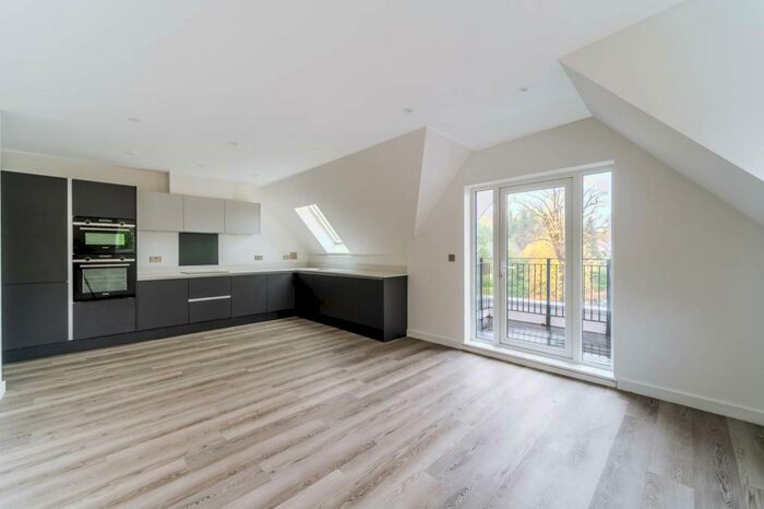 2 Bedroom Flat To Rent In Bowdon House, Purley, CR8