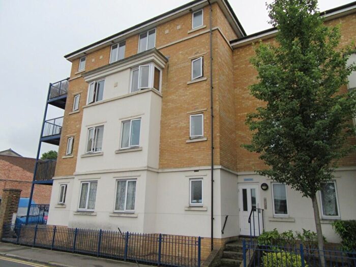 2 Bedroom Apartment To Rent In West End Road, High Wycombe, HP11
