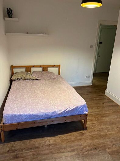 1 Bedroom Flat To Rent In Hornsey Road, London, N7