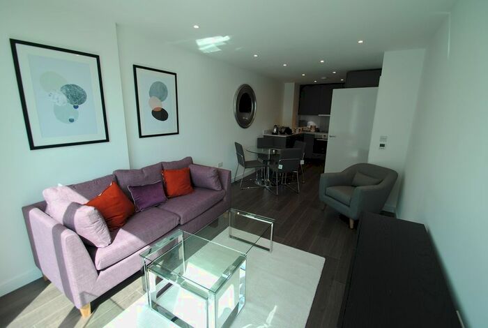 1 Bedroom Flat To Rent In Pinnacle Apartments, Saffron Central Square, Croydon, CR0